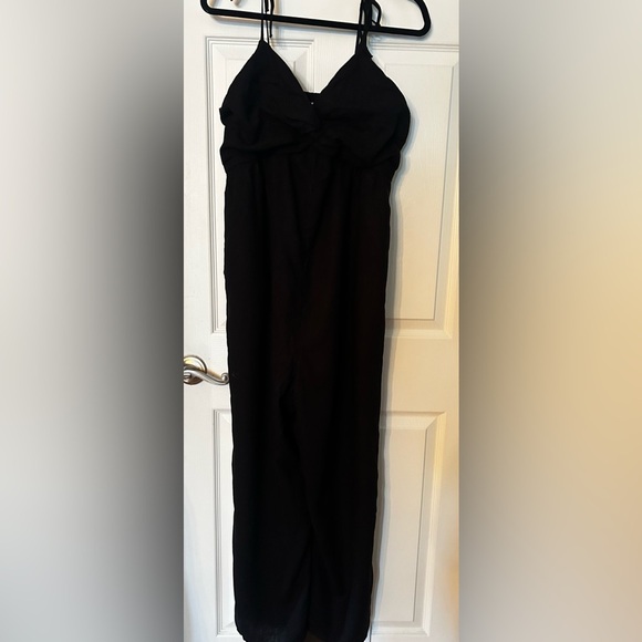 Old Navy Black Tie-Shoulder Cropped Twist-Front XL Smocked Jumpsuit - Picture 5 of 5